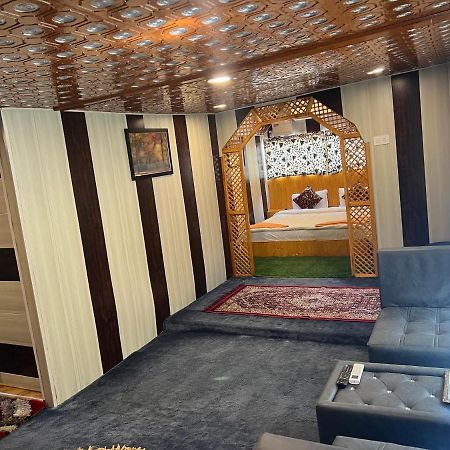 Aristotle Group Of Houseboats & Transportation 호텔 Srīnagar 외부 사진