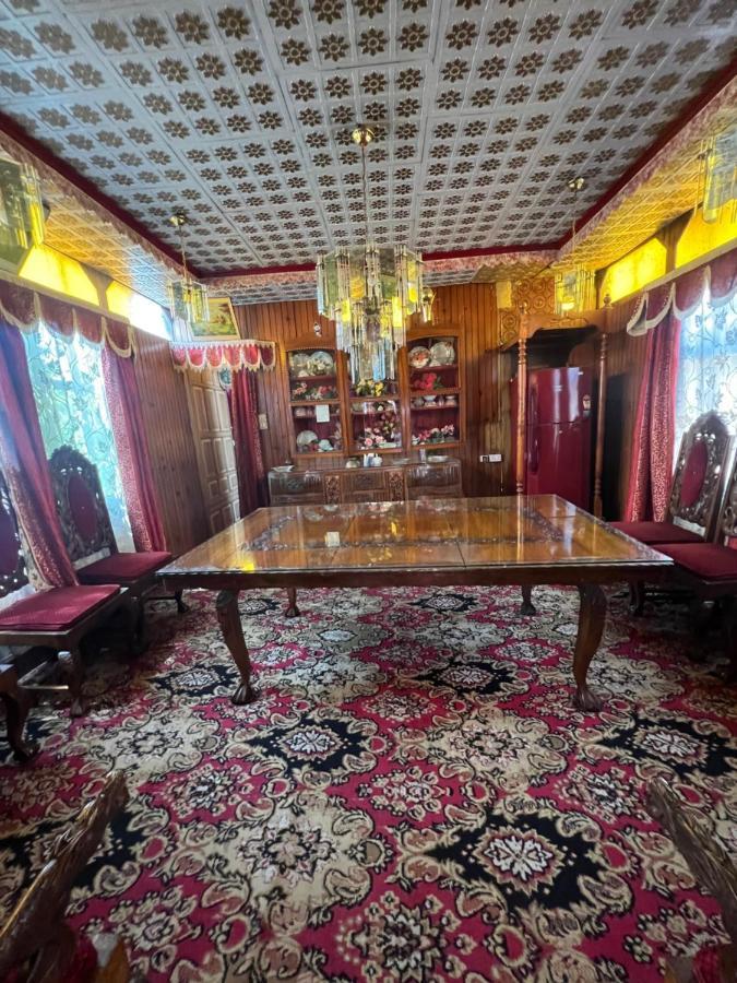 Aristotle Group Of Houseboats & Transportation 호텔 Srīnagar 외부 사진