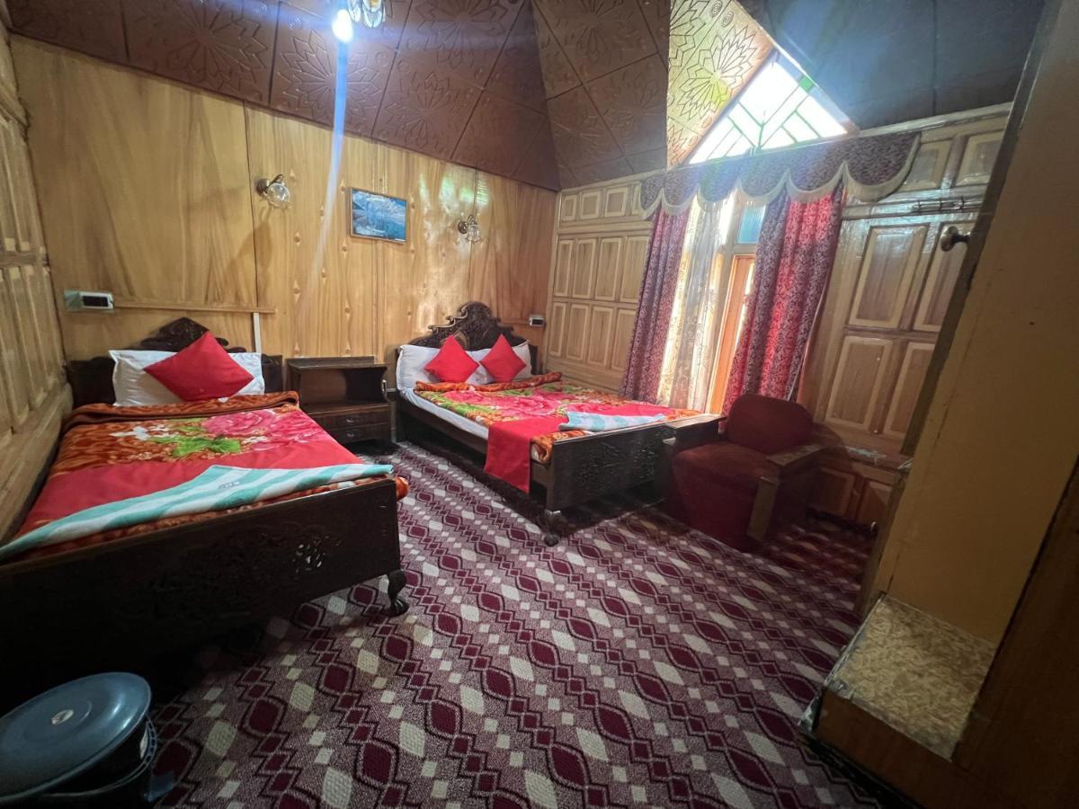 Aristotle Group Of Houseboats & Transportation 호텔 Srīnagar 외부 사진