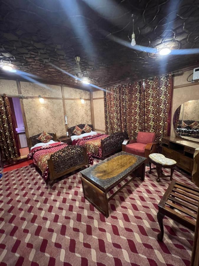 Aristotle Group Of Houseboats & Transportation 호텔 Srīnagar 외부 사진