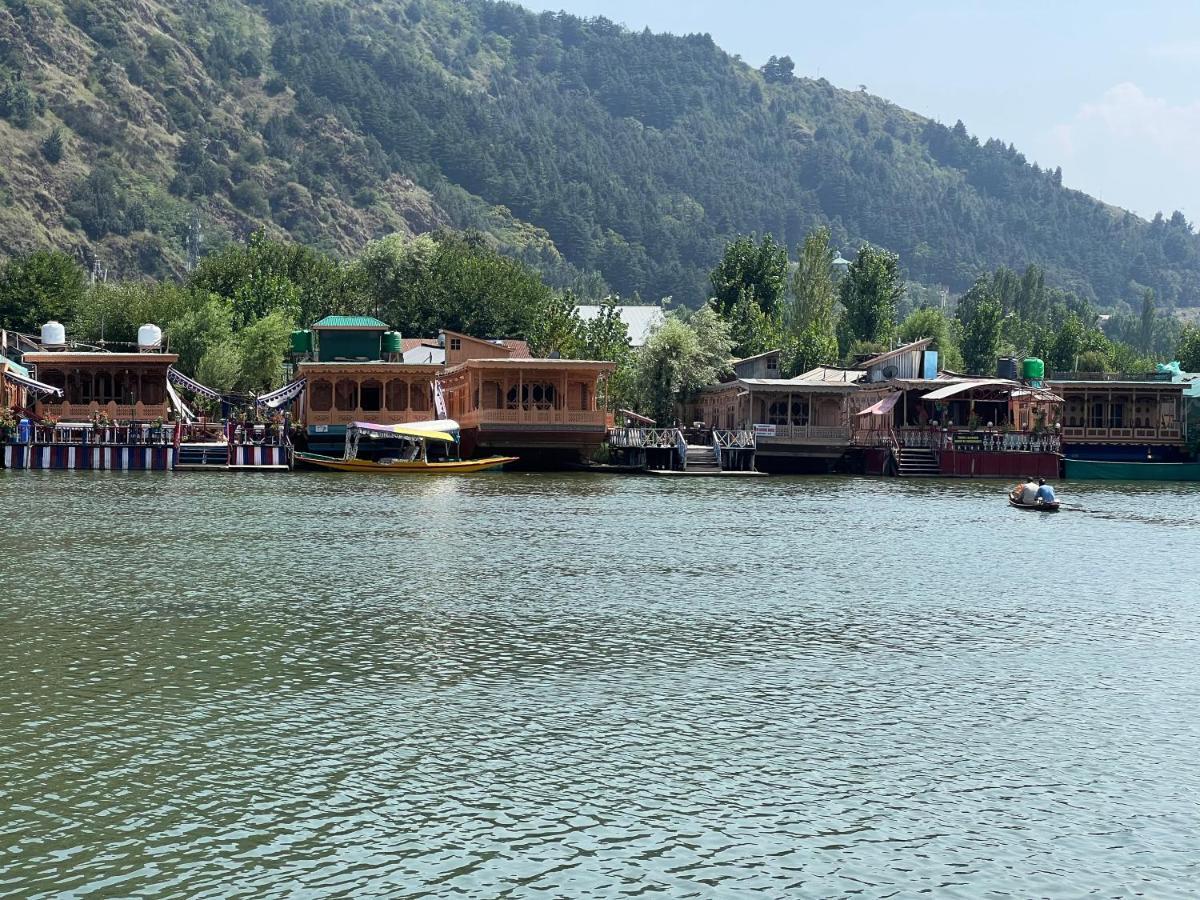 Aristotle Group Of Houseboats & Transportation 호텔 Srīnagar 외부 사진