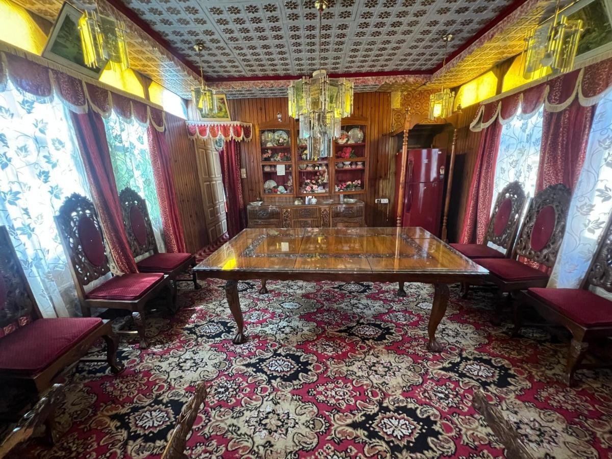 Aristotle Group Of Houseboats & Transportation 호텔 Srīnagar 외부 사진