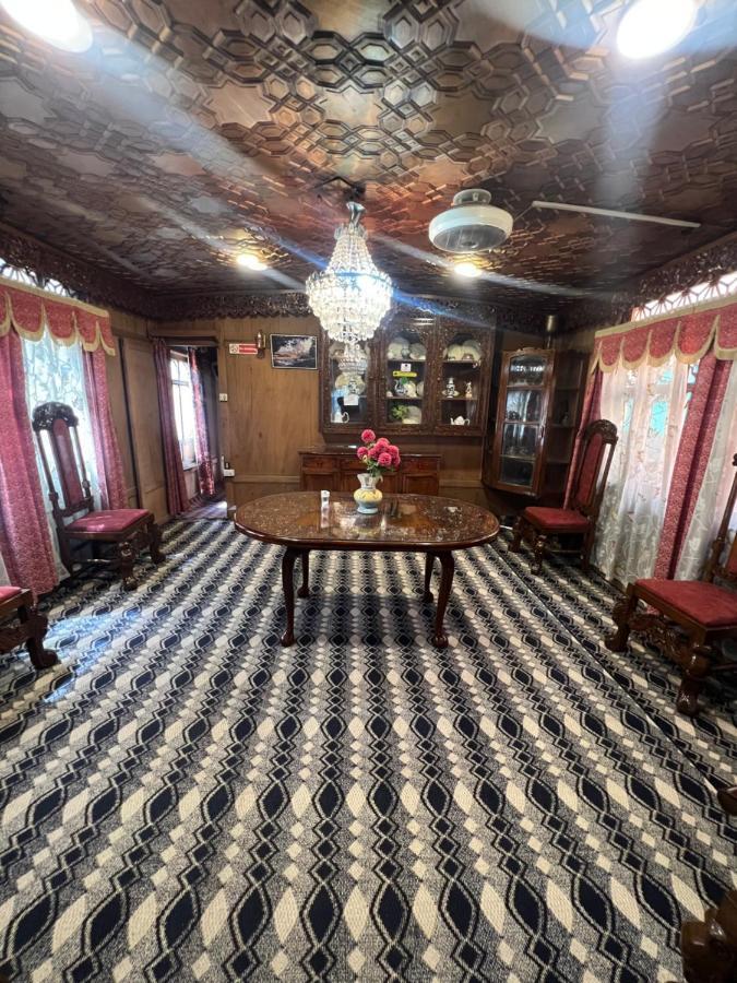 Aristotle Group Of Houseboats & Transportation 호텔 Srīnagar 외부 사진
